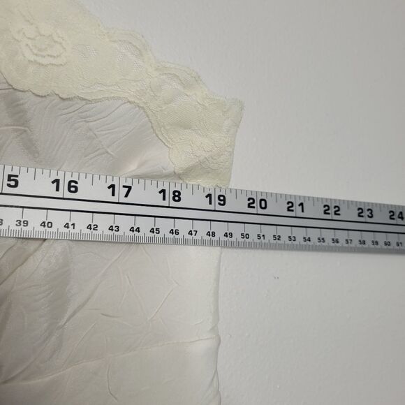 Studio Y cream lace trim crinkle coquette castlecore cami tank y2k cute - Picture 4 of 5